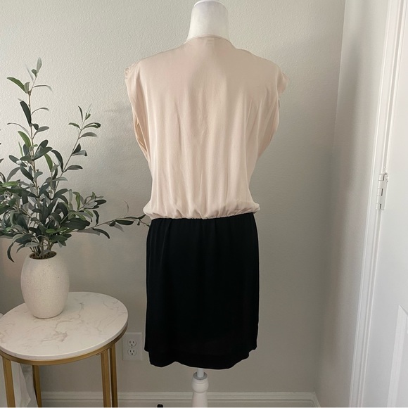 Diane Von Furstenberg DVF silk drape front dress size 8 - Picture 4 of 12